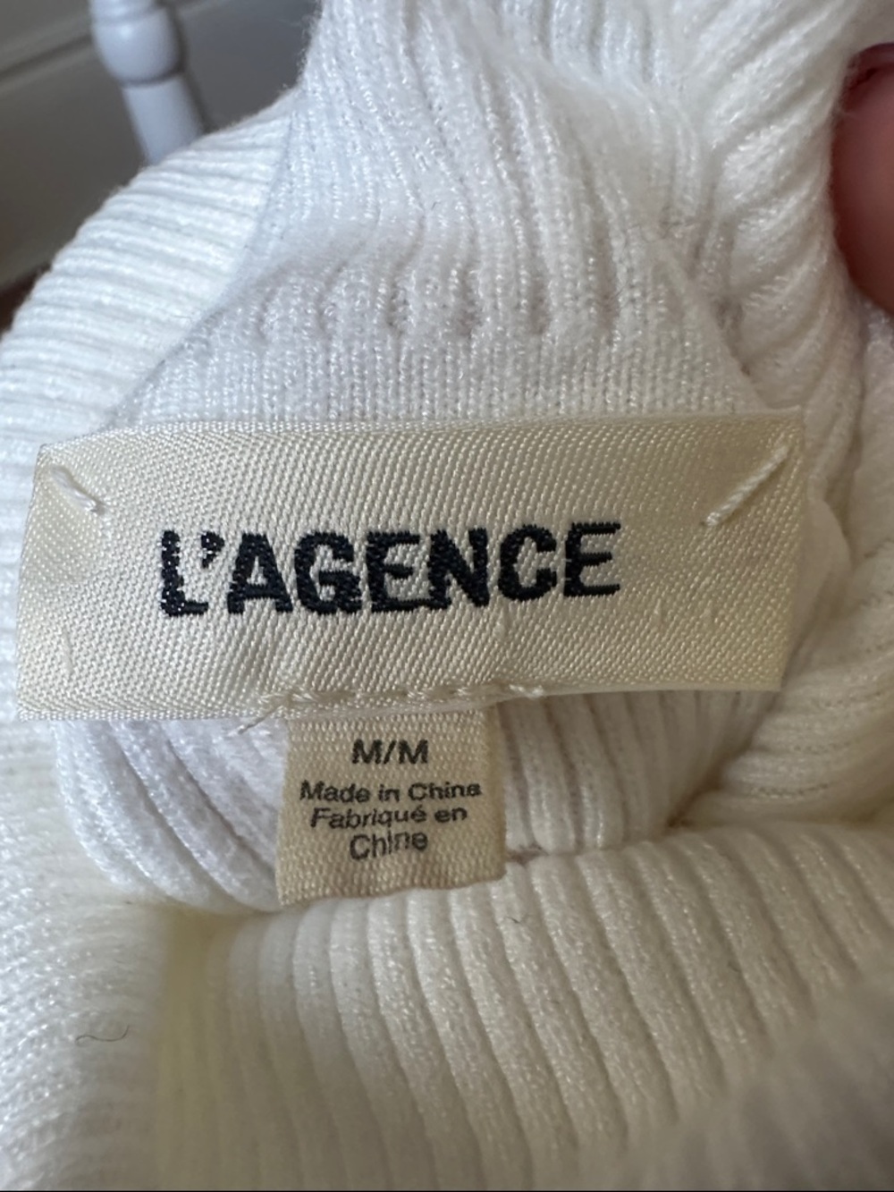L'AGENCE Preppy Reeves Button Detail Shoulder Pad Turtleneck Sweater Size Medium - Picture 9 of 11